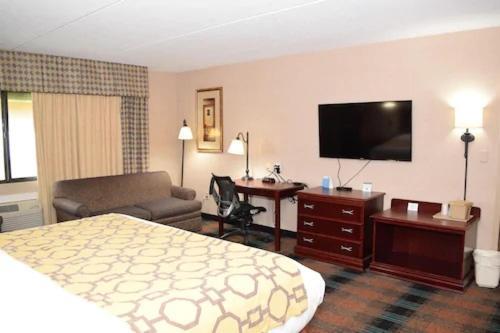 Baymont By Wyndham Michigan City Exterior photo