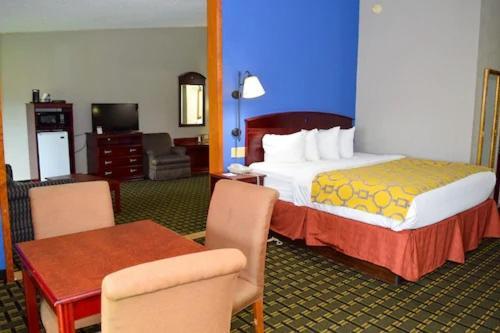 Baymont By Wyndham Michigan City Exterior photo